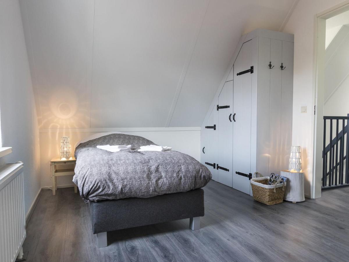 Rustic Holiday Home In Wissenkerke With Garden Exteriör bild